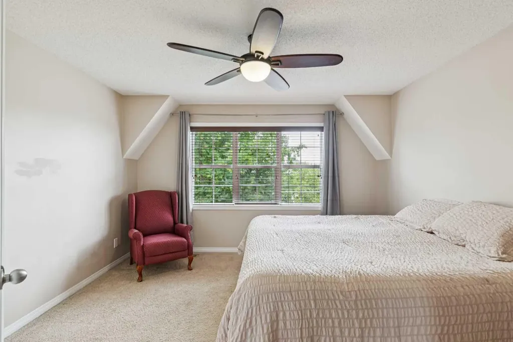 1857 New Brighton Drive SE Calgary AB T2Z4X1