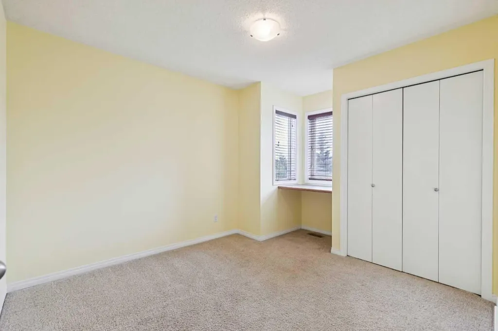 1857 New Brighton Drive SE Calgary AB T2Z4X1