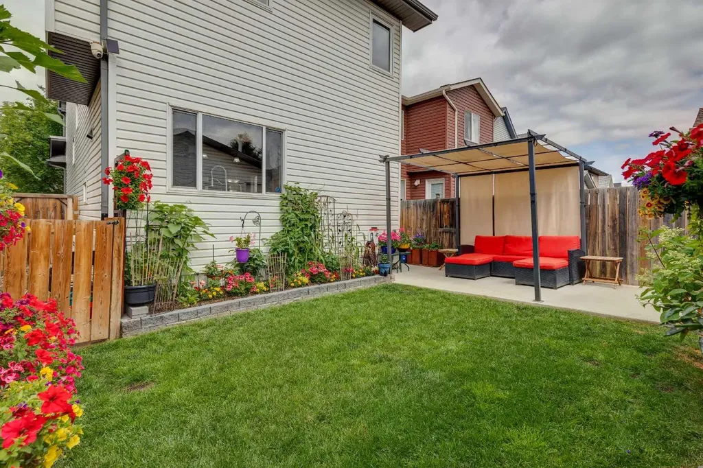 1857 New Brighton Drive SE Calgary AB T2Z4X1