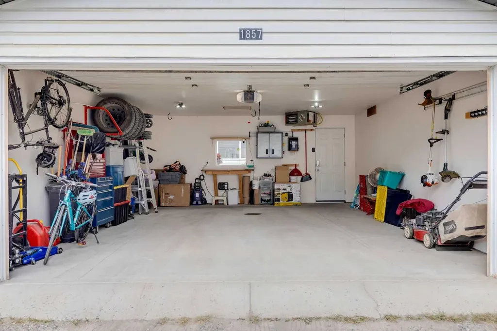 1857 New Brighton Drive SE Calgary AB T2Z4X1