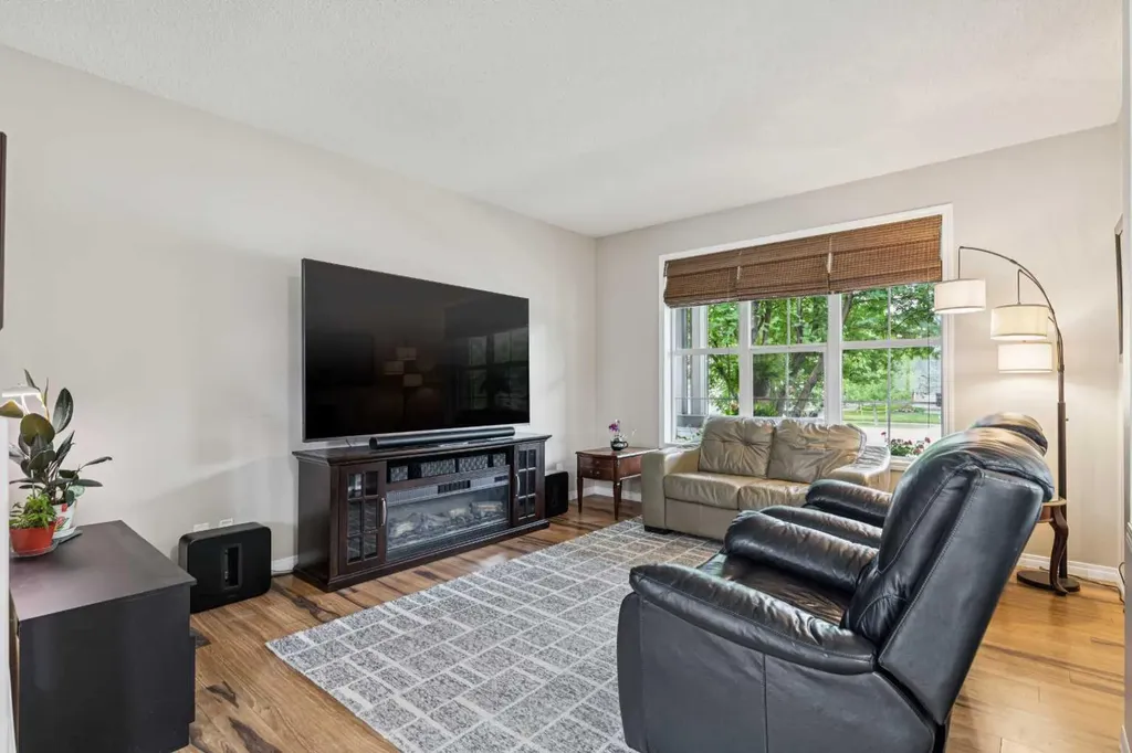 1857 New Brighton Drive SE Calgary AB T2Z4X1