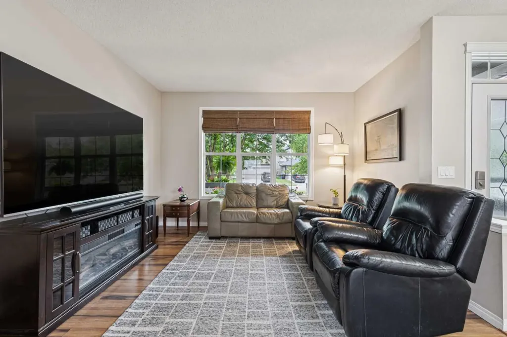 1857 New Brighton Drive SE Calgary AB T2Z4X1