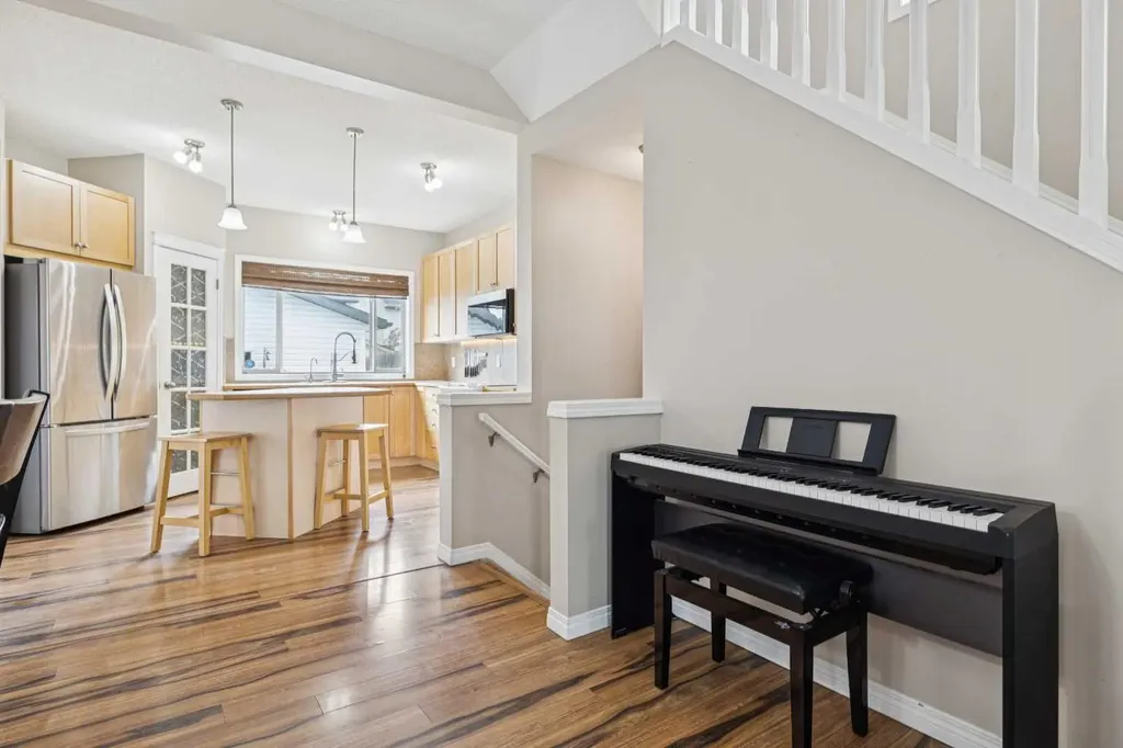 1857 New Brighton Drive SE Calgary AB T2Z4X1