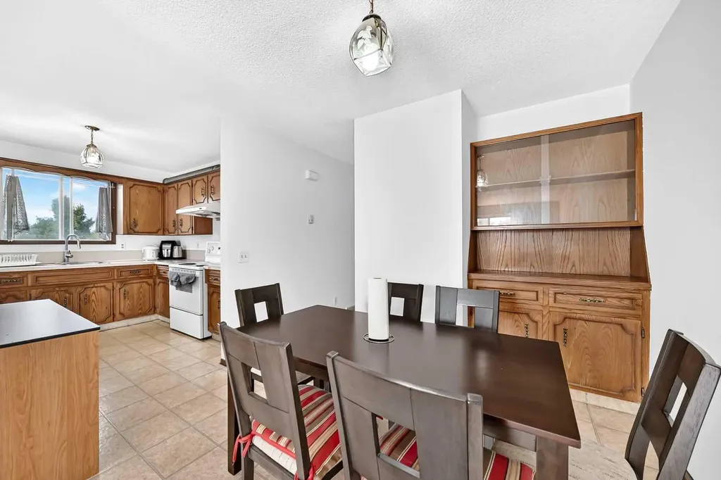 148 Fonda Drive SE Calgary AB T2A 6E6