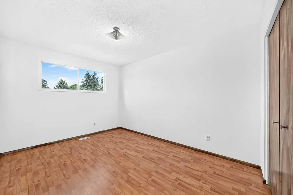 148 Fonda Drive SE Calgary AB T2A 6E6