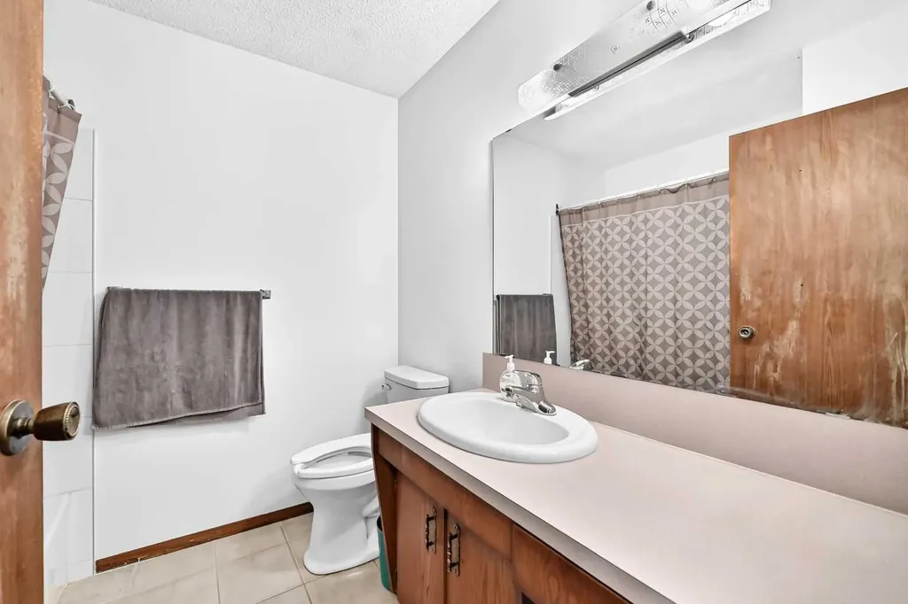 148 Fonda Drive SE Calgary AB T2A 6E6