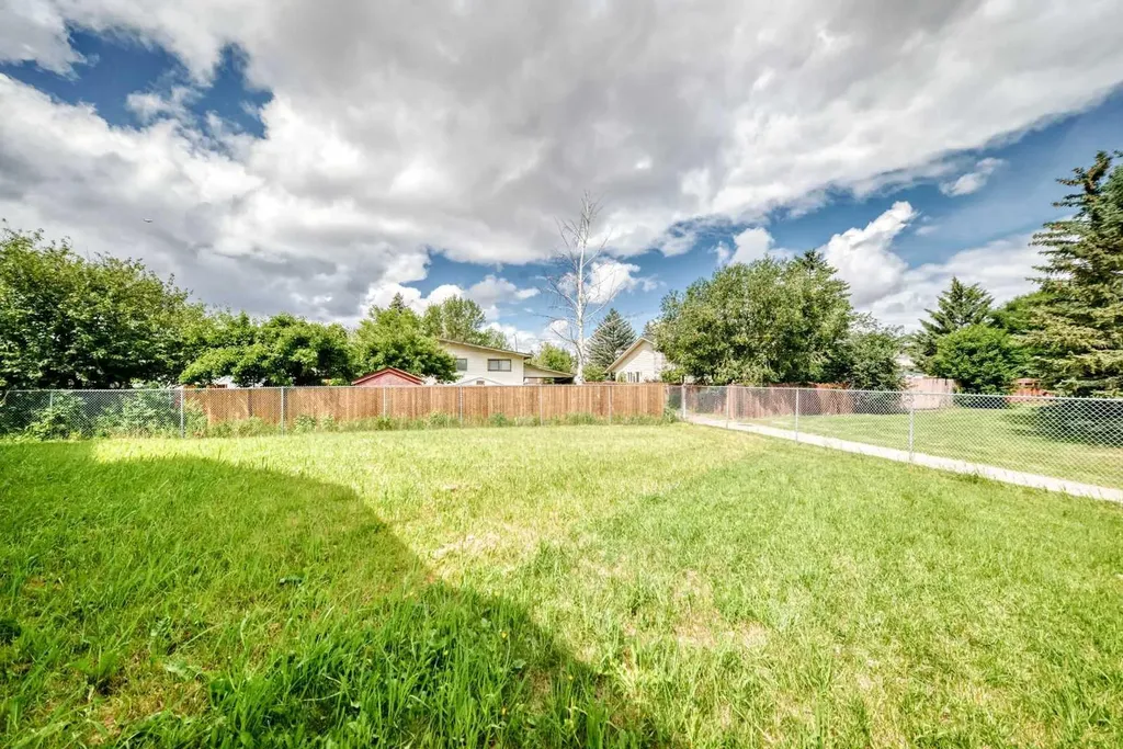 148 Fonda Drive SE Calgary AB T2A 6E6