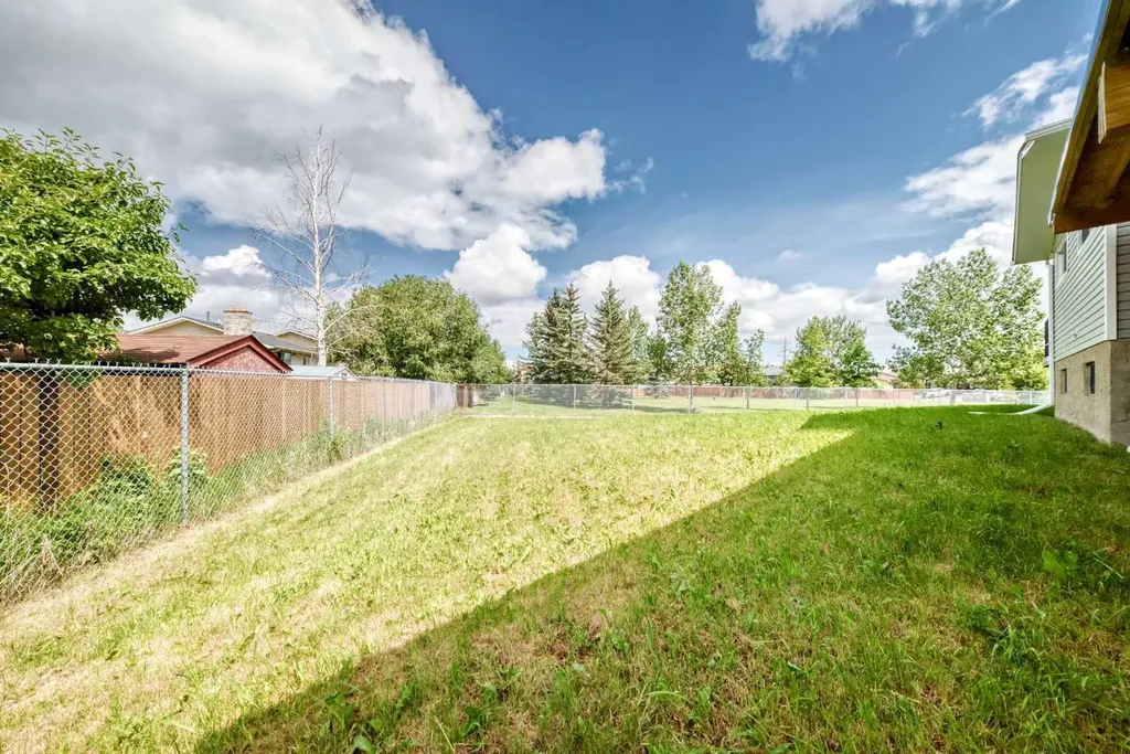 148 Fonda Drive SE Calgary AB T2A 6E6