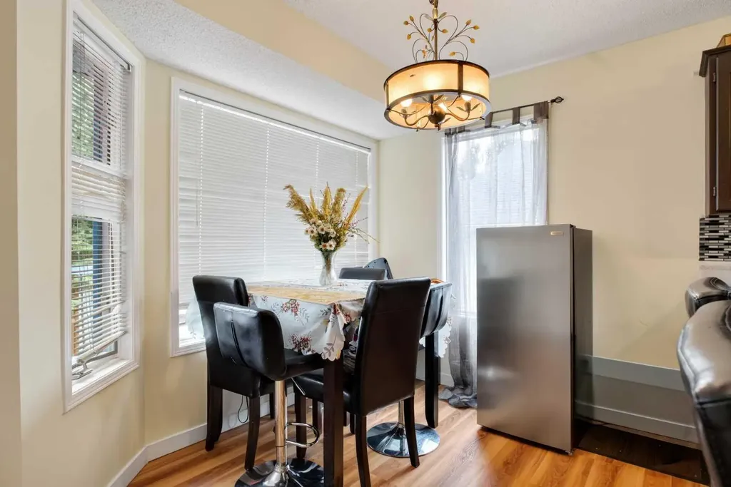 403 Shawinigan Drive SW Calgary AB T2Y 3A2