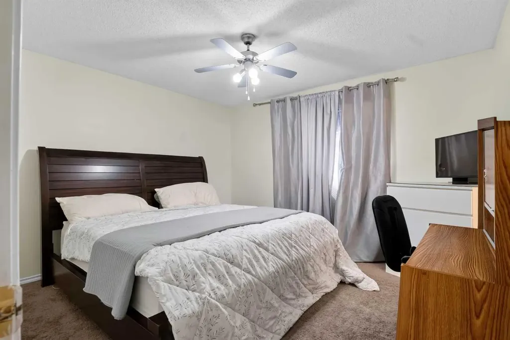 403 Shawinigan Drive SW Calgary AB T2Y 3A2