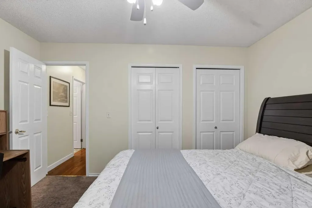 403 Shawinigan Drive SW Calgary AB T2Y 3A2
