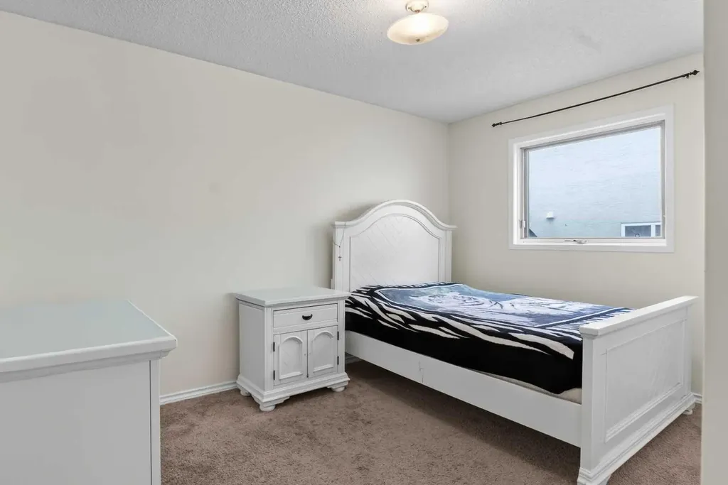 403 Shawinigan Drive SW Calgary AB T2Y 3A2