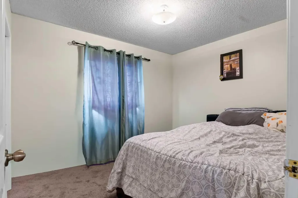 403 Shawinigan Drive SW Calgary AB T2Y 3A2