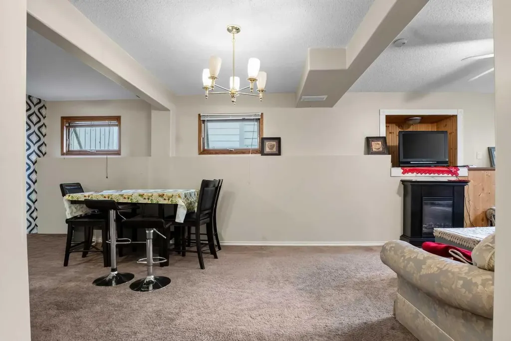 403 Shawinigan Drive SW Calgary AB T2Y 3A2