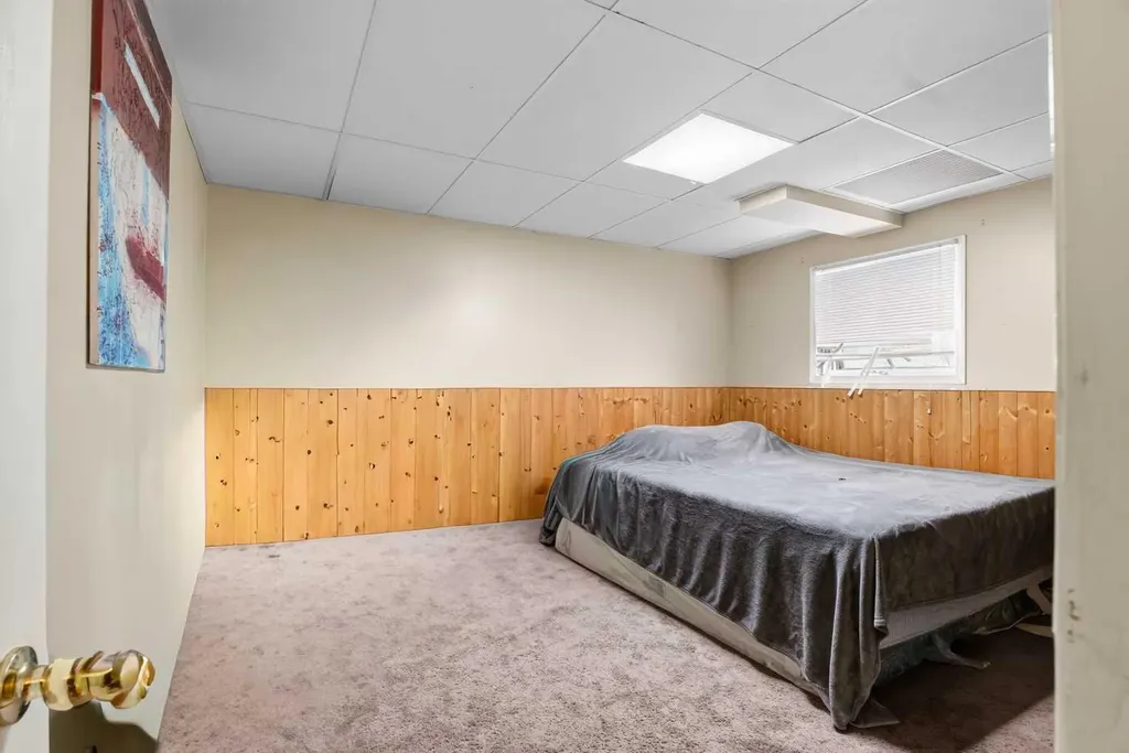 403 Shawinigan Drive SW Calgary AB T2Y 3A2