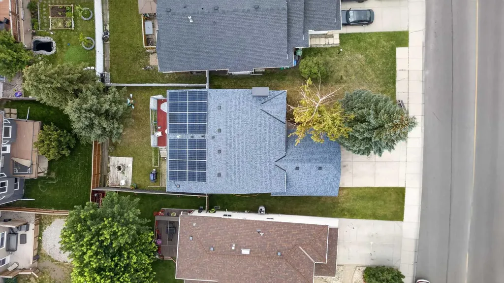 403 Shawinigan Drive SW Calgary AB T2Y 3A2