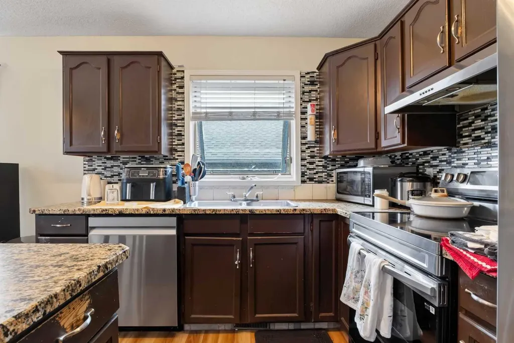 403 Shawinigan Drive SW Calgary AB T2Y 3A2