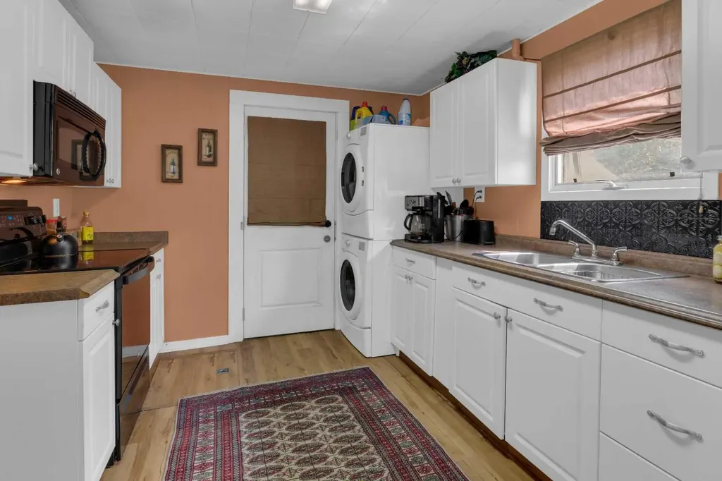 215 4 Street Irricana AB T0M1B0
