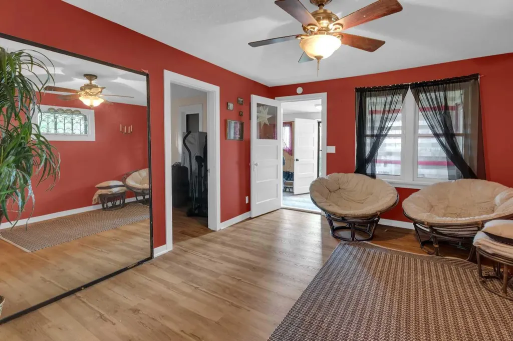 215 4 Street Irricana AB T0M1B0