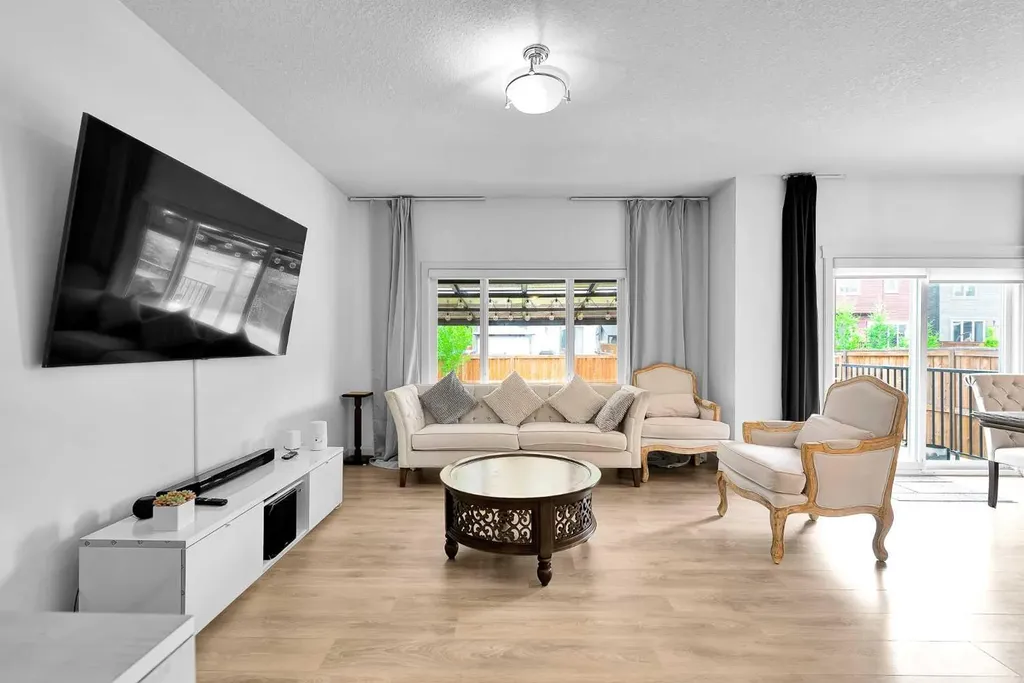 154 Buckskin Way Cochrane AB T4C2R7