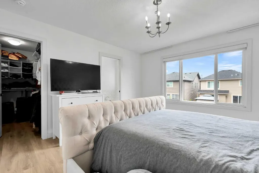 154 Buckskin Way Cochrane AB T4C2R7