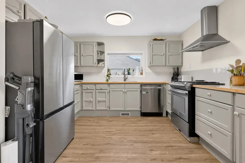 6420 18 Street SE Calgary AB T2C 0M5