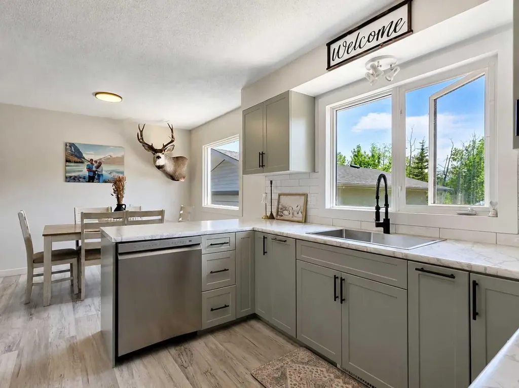 10237 97 Avenue Grande Cache AB T0E0Y0