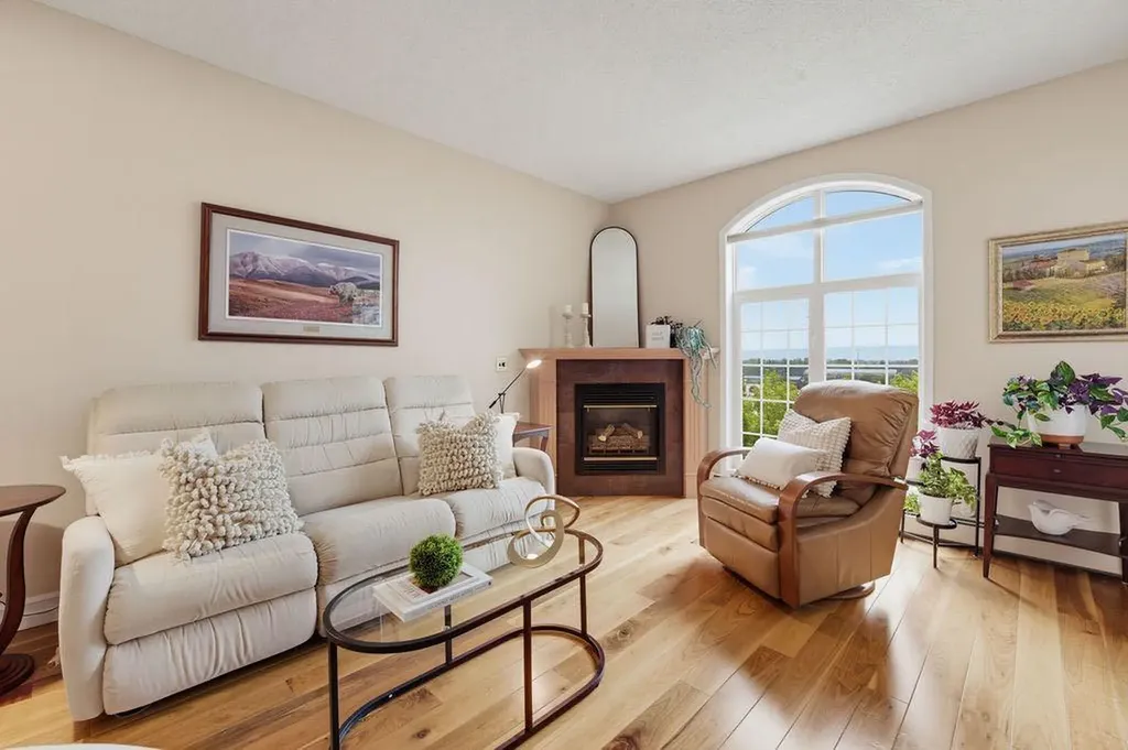 4835 Dalhousie Drive NW Calgary AB T3A 5R7