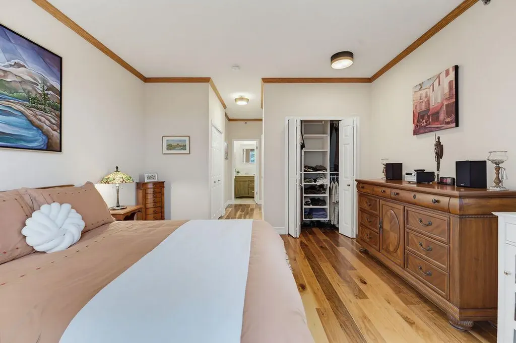 4835 Dalhousie Drive NW Calgary AB T3A 5R7