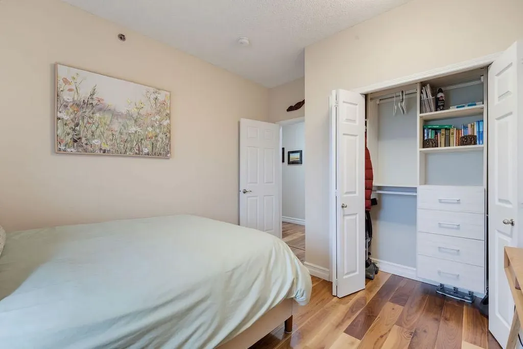 4835 Dalhousie Drive NW Calgary AB T3A 5R7