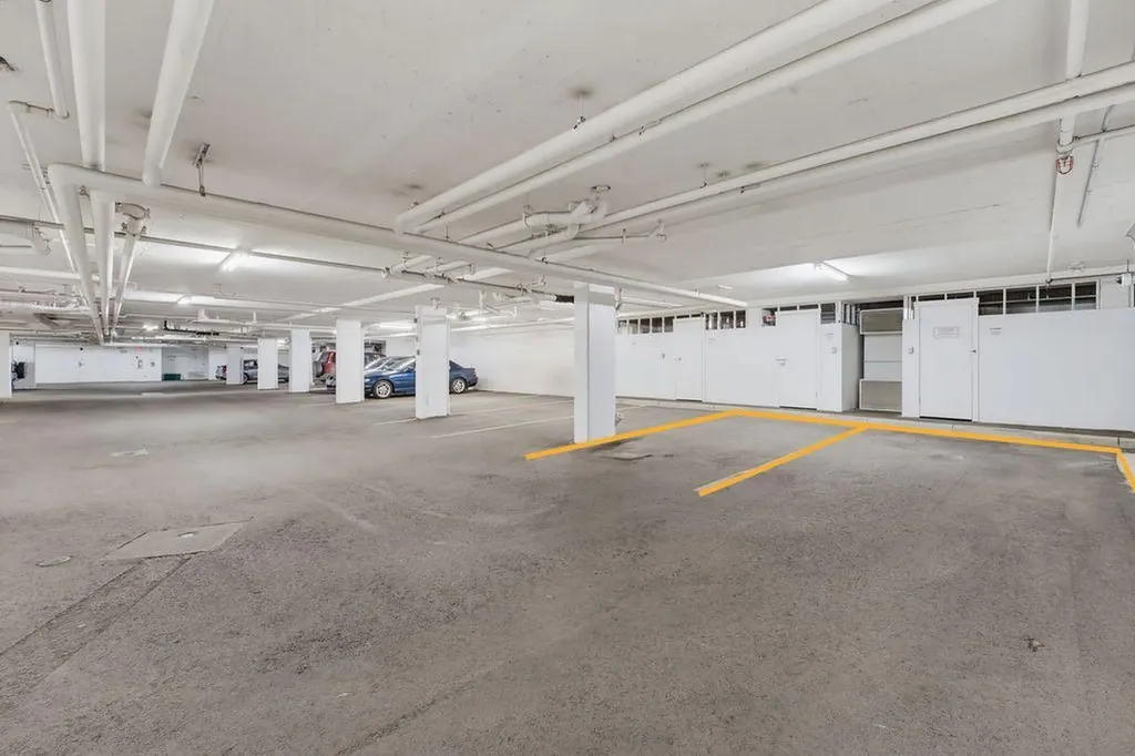 4835 Dalhousie Drive NW Calgary AB T3A 5R7
