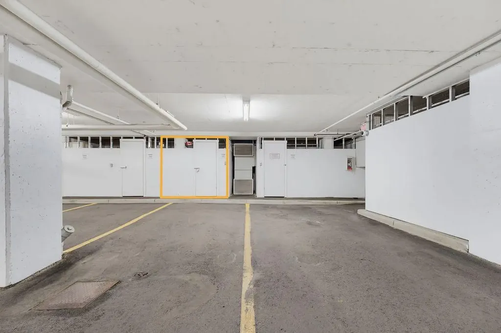 4835 Dalhousie Drive NW Calgary AB T3A 5R7
