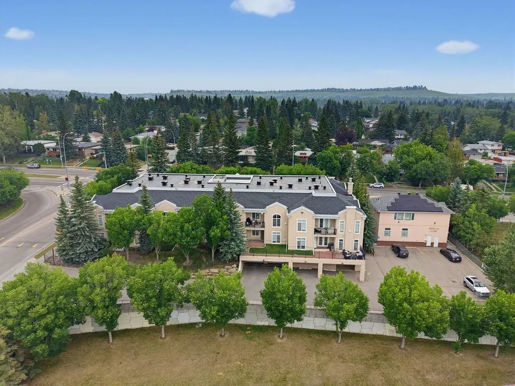 4835 Dalhousie Drive NW Calgary AB T3A 5R7