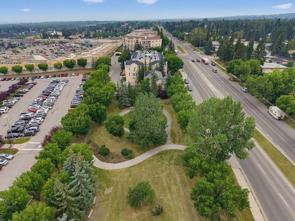 4835 Dalhousie Drive NW Calgary AB T3A 5R7