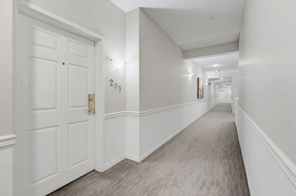 4835 Dalhousie Drive NW Calgary AB T3A 5R7