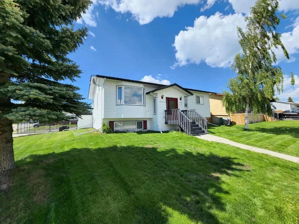 11530 Manning Crescent Grande Cache AB T0E 0Y0