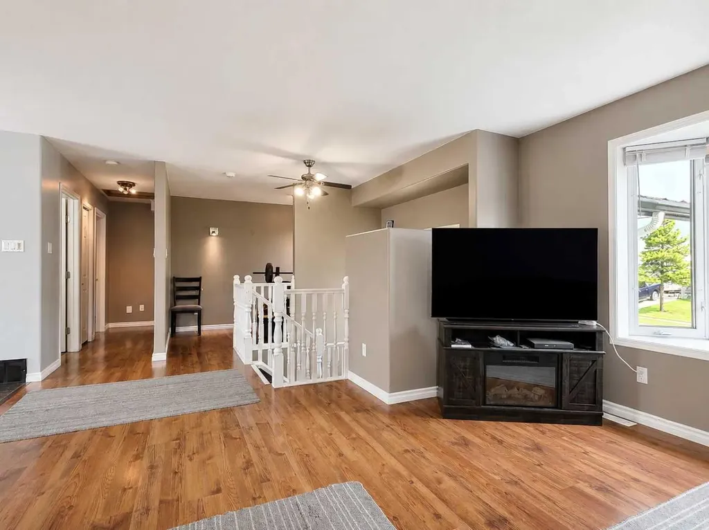 11530 Manning Crescent Grande Cache AB T0E 0Y0