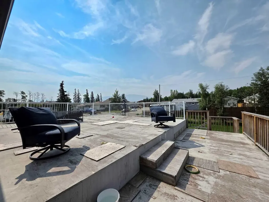 11530 Manning Crescent Grande Cache AB T0E 0Y0