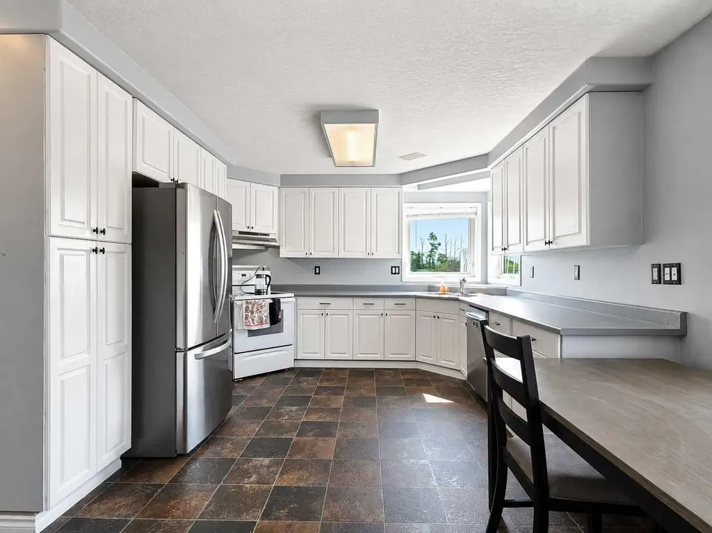 11530 Manning Crescent Grande Cache AB T0E 0Y0