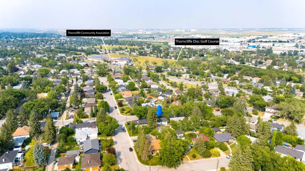 131 Thorncrest Road NW Calgary AB T2K 3B5