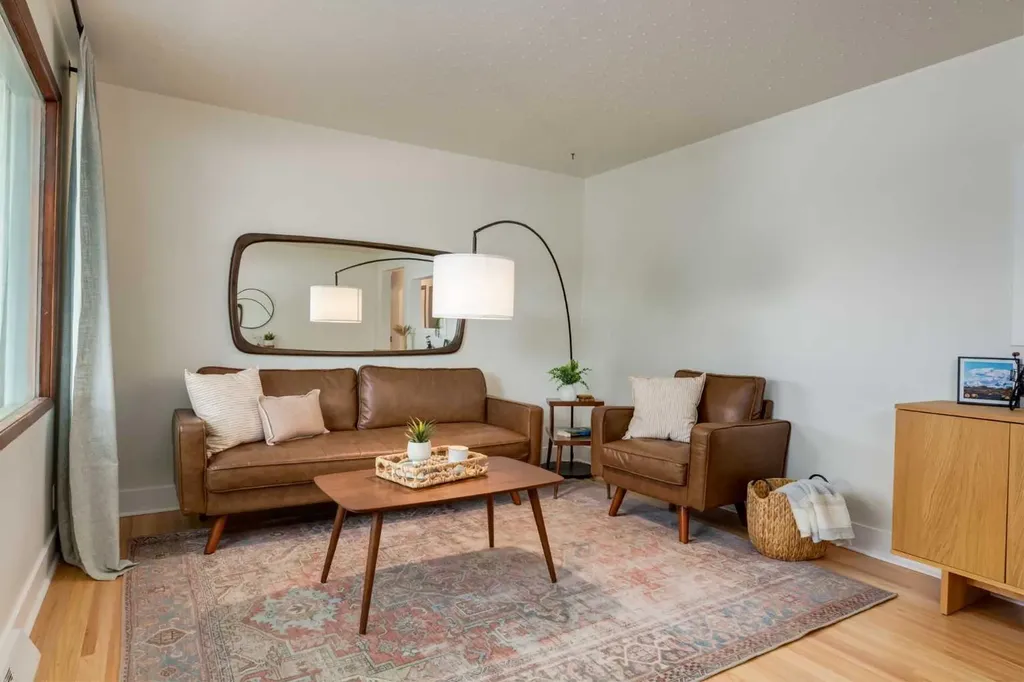 131 Thorncrest Road NW Calgary AB T2K 3B5
