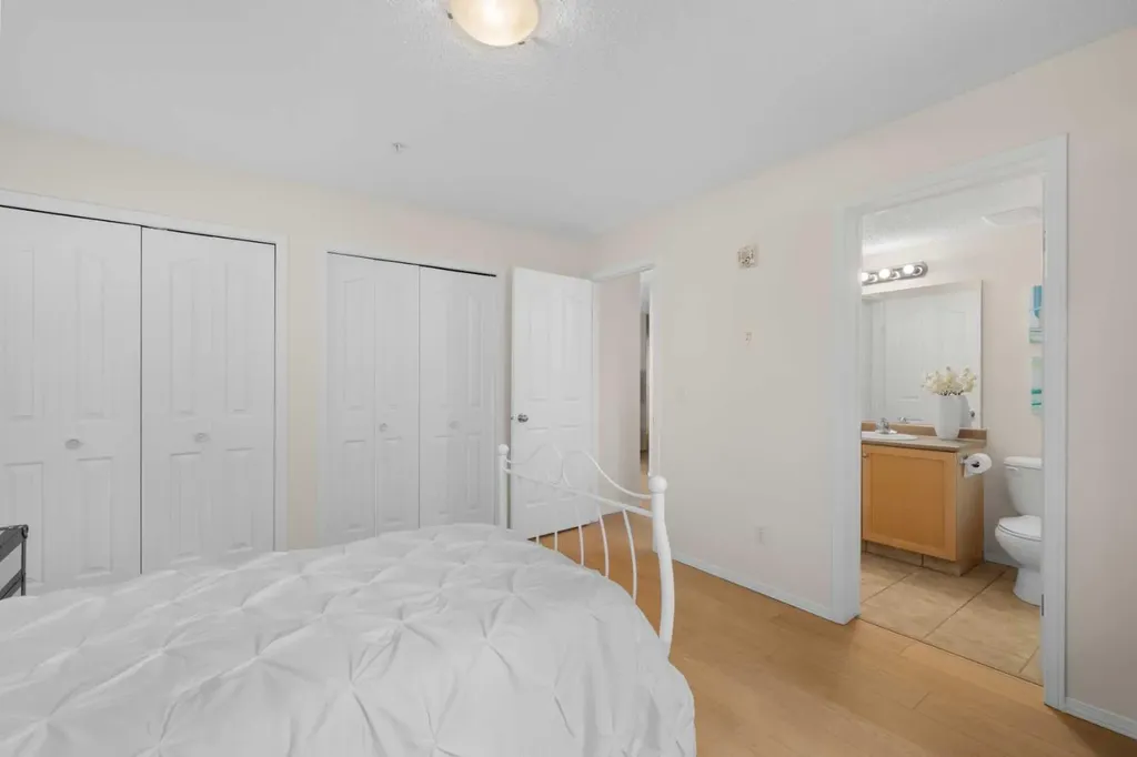 2518 Fish Creek Boulevard SW Calgary AB T2Y 4T6