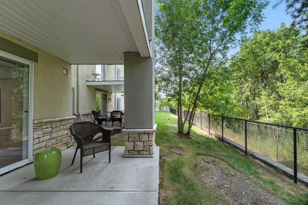 2518 Fish Creek Boulevard SW Calgary AB T2Y 4T6