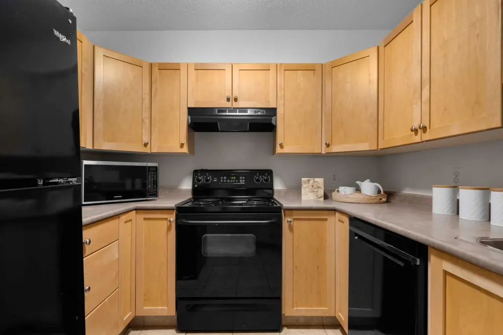 2518 Fish Creek Boulevard SW Calgary AB T2Y 4T6