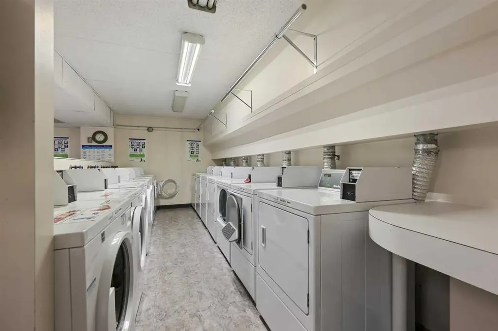 5204 Dalton Drive NW Calgary AB T3A 3H1