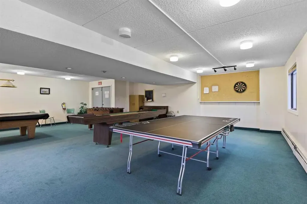 5204 Dalton Drive NW Calgary AB T3A 3H1