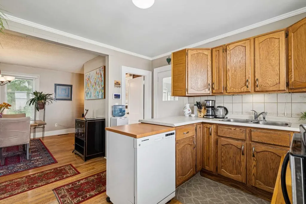 2209 22 Street Nanton AB T0L 1R0