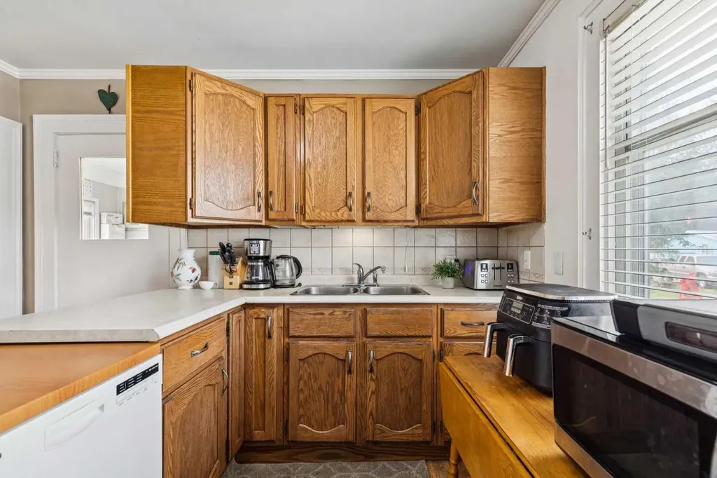 2209 22 Street Nanton AB T0L 1R0