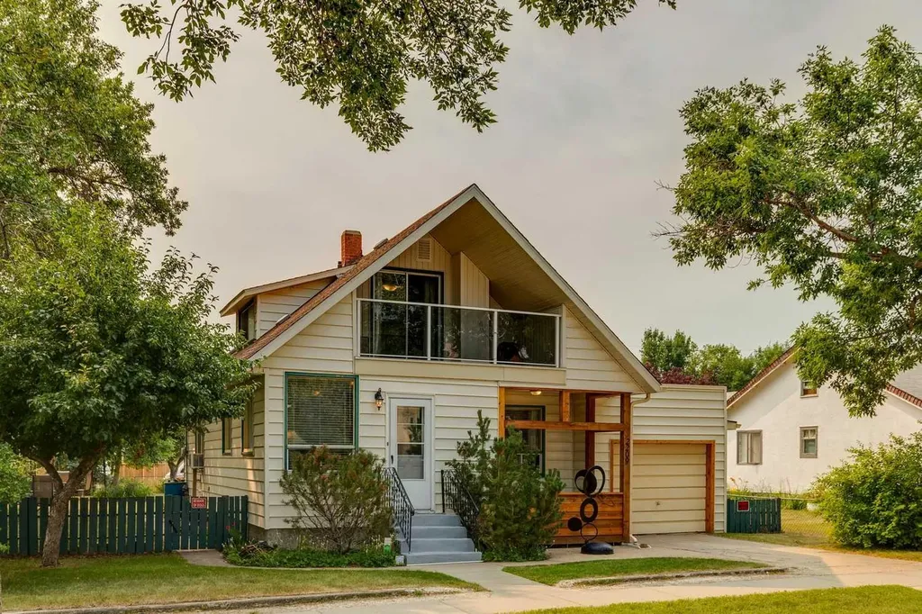 2209 22 Street Nanton AB T0L 1R0