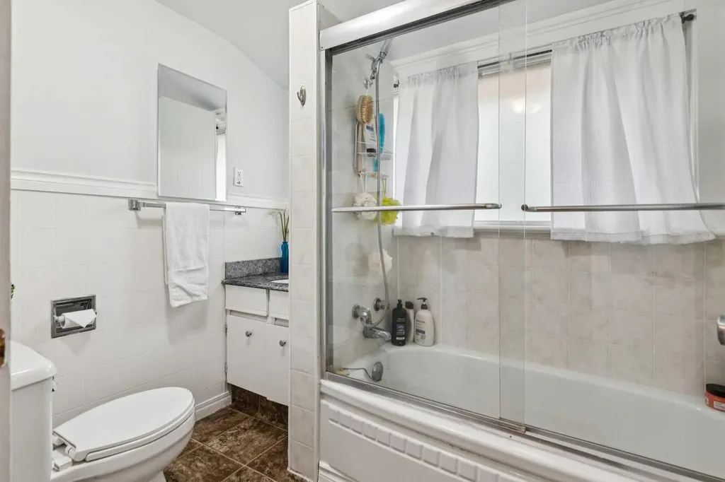 2209 22 Street Nanton AB T0L 1R0